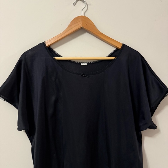 3/$20⚡️ Vintage Black Short Sleeve Mini Dress with Sheer Panels and Crewneck - Picture 5 of 16